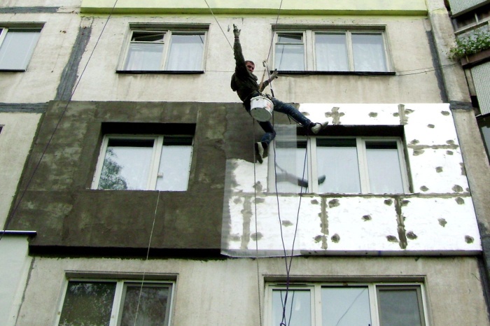 Утепление стен пенополистеролом.